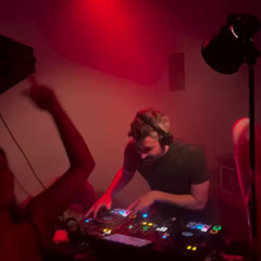 Nadann @ Unicorn Therapy NYE 2025