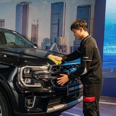 Le Bonheur - Theary Alex