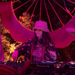 Karla Lynch -  Tanz! #01