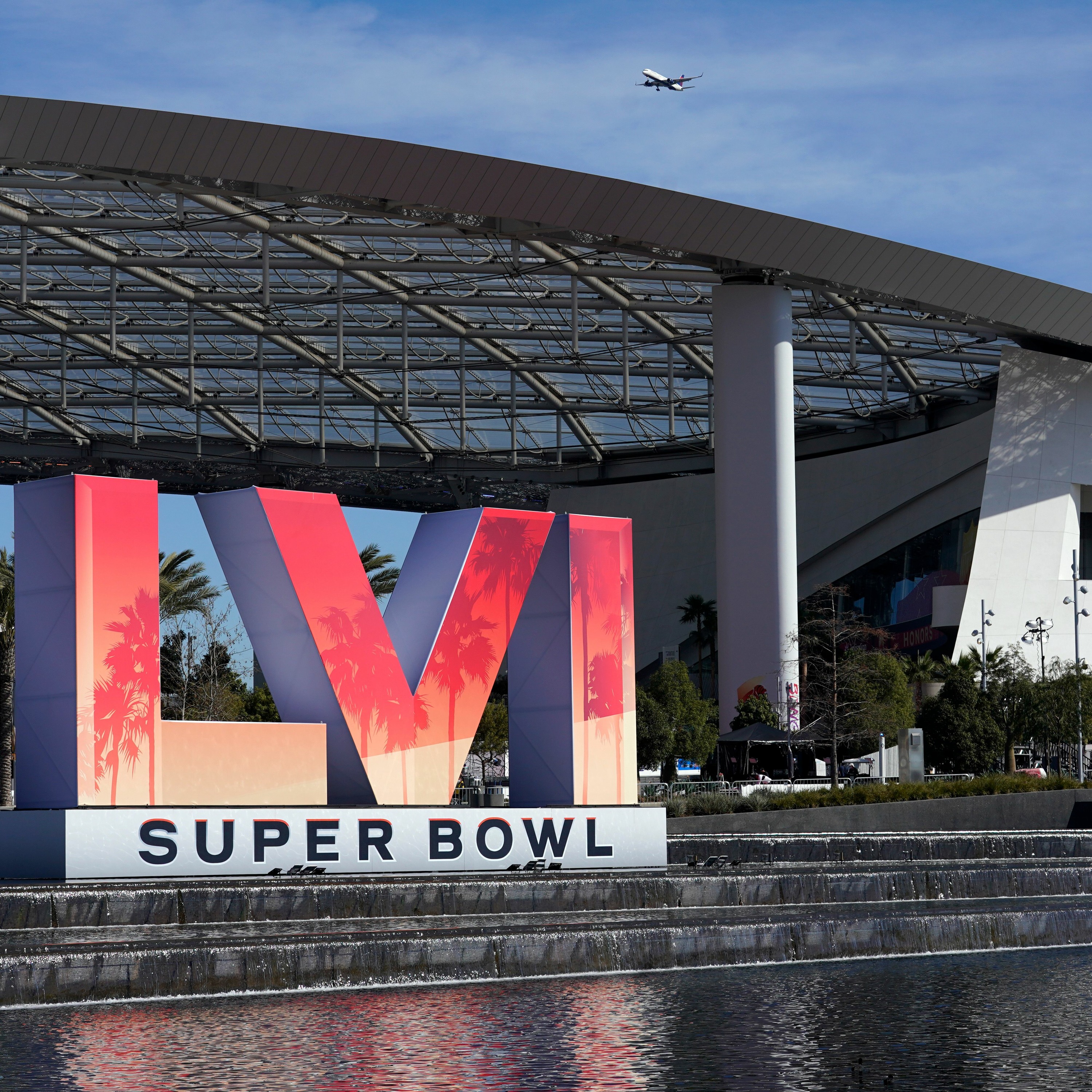 Ep. 215 -- Previewing Super Bowl LVI matchup between Bengals and Rams episode artwork