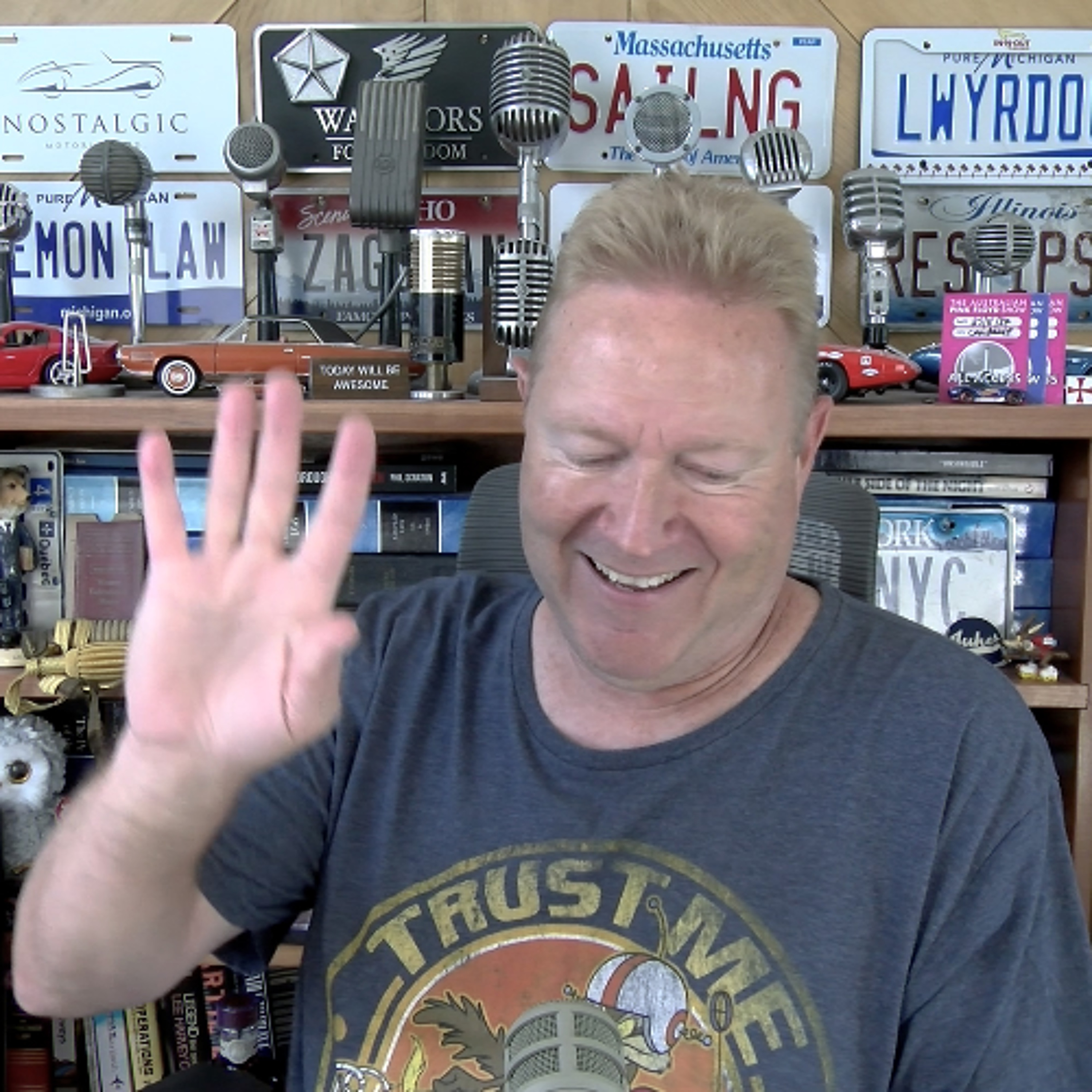 Defendant In Zoom Court Hearing Makes Sandwich While Wearing a Robe