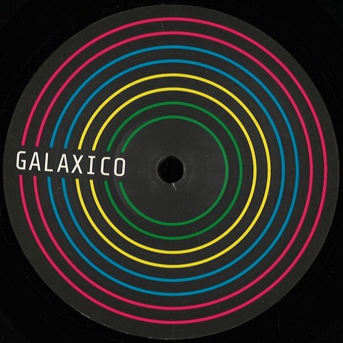 PREMIERE: D82 — Strange People (Analog Concept, 2023)