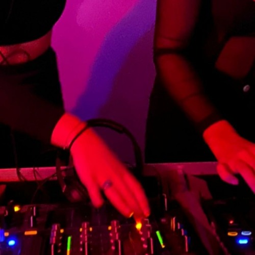 PROMISCUOUS GIRLS B2B NOOBIE NIGHT
