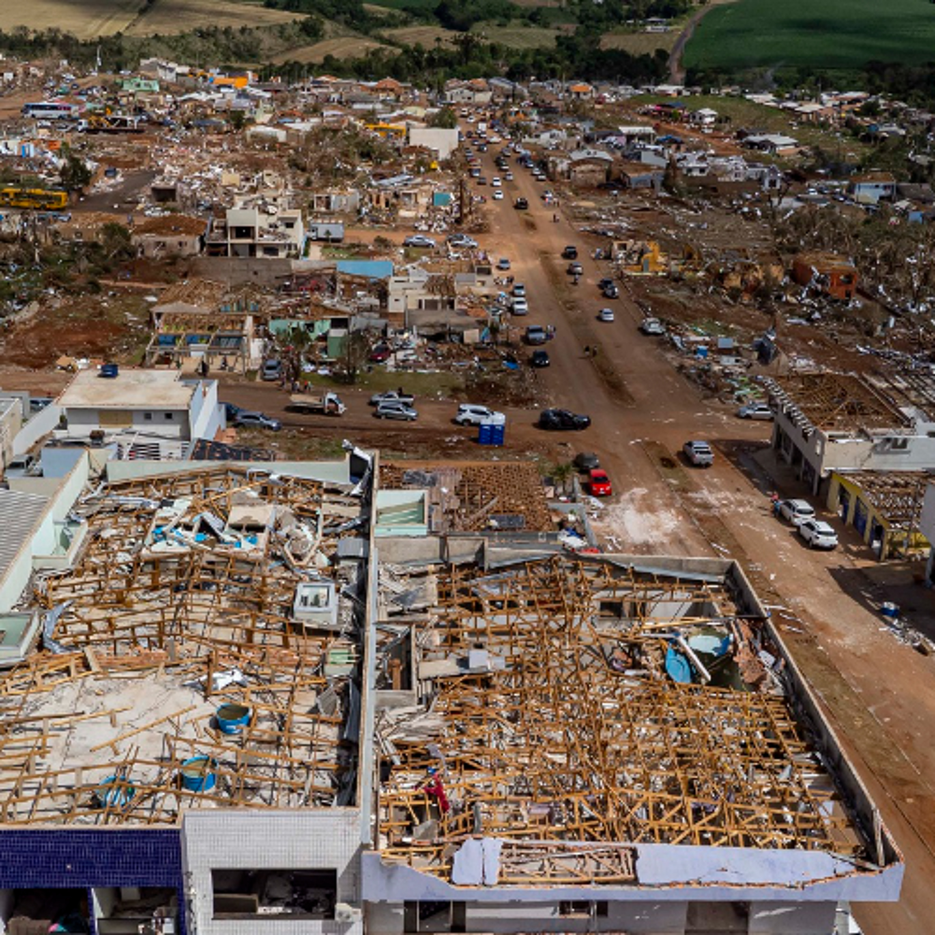 Rio Bonito do Iguaçu segue em reconstrução após tornado devastador episode artwork