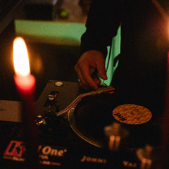 SoJune Live DJ performance in "Convivium"