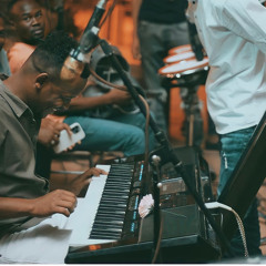 بلاغات (مروة الدوليه ) عزف : باسل هولندي (اسمع بسماعات 🎧)