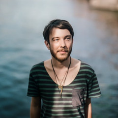 Proton Radio // The Purr Showcase #102 Powel