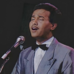 والذهب فيك شجر، فوق القميص المحدّب