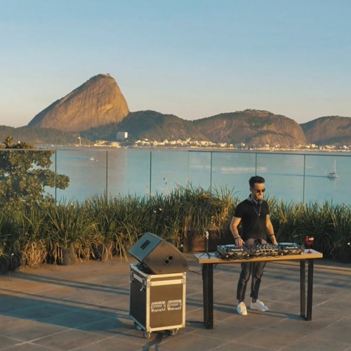 Rooftop Sessions #1 - Xian Rio