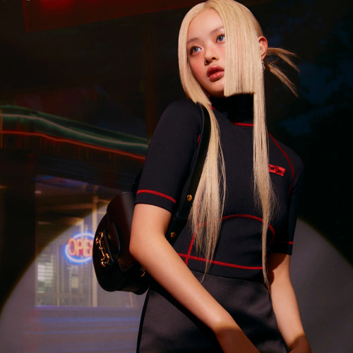 HANNI (하니) - once in a moon