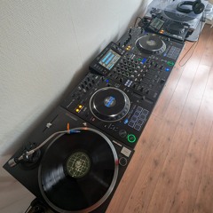 DJ Living room