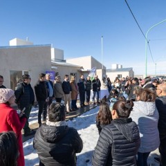 Alberto Weretilneck -  Maquinchao: Weretilneck entregó viviendas y confirmó obras de agua y gas