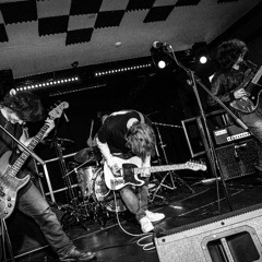 Alien (Live at the King Billy)