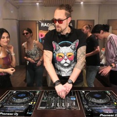 Ponyhof - Megamietzi | Radio Rudina