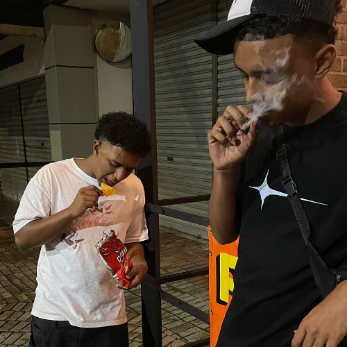 Só Me Olha w/GB