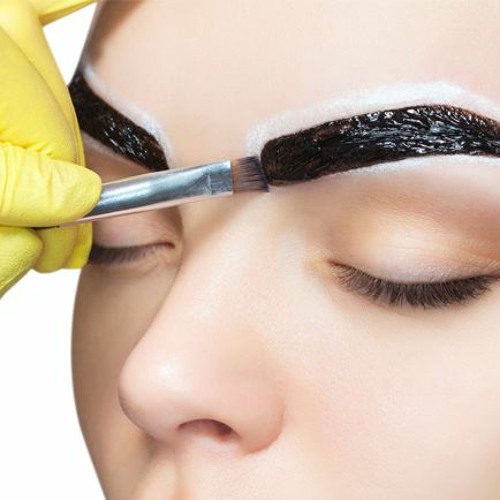 Perform Henna Eyebrows At Home to Make Your Brows Look Dense and Beautiful
