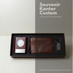 Souvenir Kantor Custom untuk Seminar Berkelas