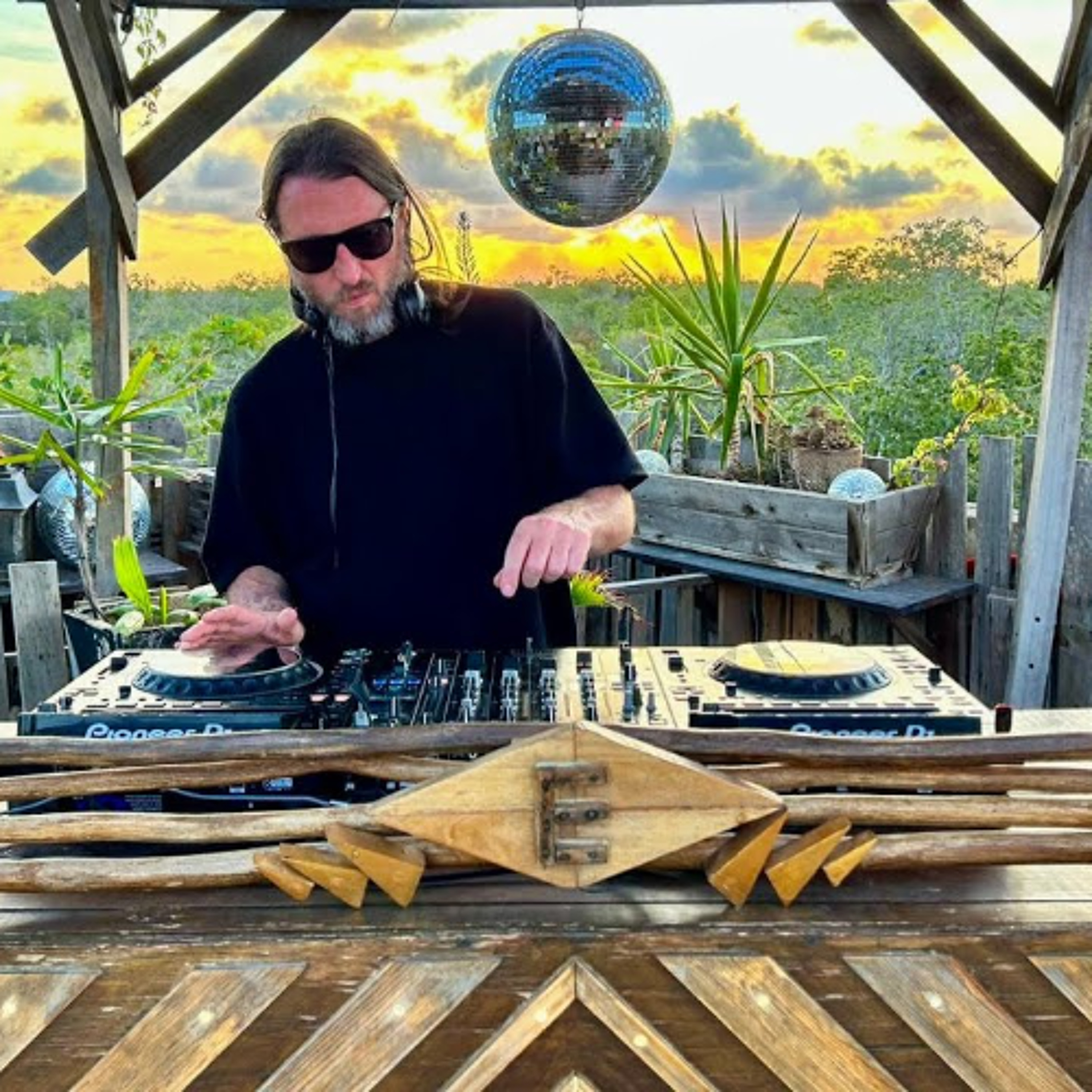 Nicolas Bunge | House & Melodic Sunset Mix 2024 | By  @EPHIMERATulum episode artwork