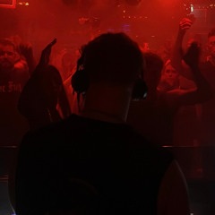 RAVE IN DEN MAI - 1,5 Stunden - Hard Techno Set