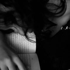 أنتي وأنا مثل الهدب والعين ما نفترق