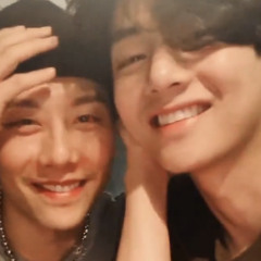 220131 V with 박효신 (Matt Maltese - Less and Less)