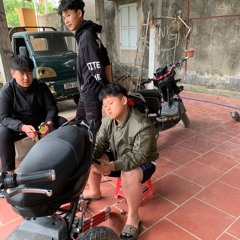 Tay Trái Chỉ Trăngg