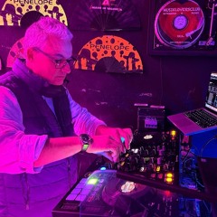 1  T E C H  H O U S E