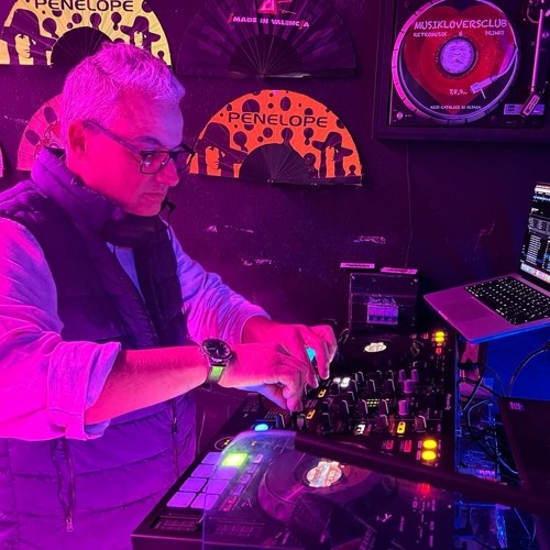 1  T E C H  H O U S E