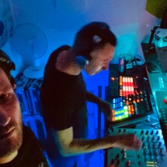 Rough & Acoustic - Zart bis Hard & Smart - Raw Techno