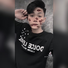 Nhìn lại người con gái anh từng rất nâng niu
