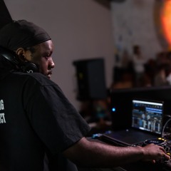 My set @ Bruzz Ice radiostation 27.11 Hot on the Block with Lee