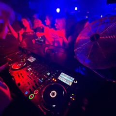 Người Bên Ta Luôn Chia Sẽ Bao Buồn Vui - HOT TIKTOK.mp3