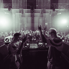 MAKINA AT @MONDODISKO W/@QUINCE