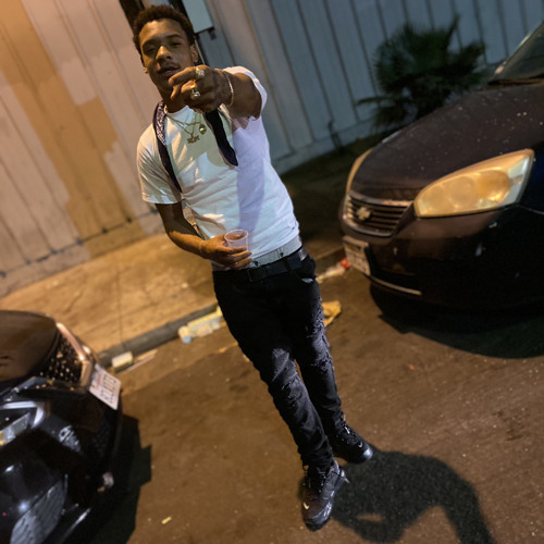 Tiny way shake that ass