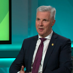 "Viens pret vienu" - bijušais aizsardzības ministrs Artis Pabriks (LA)