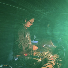 YI : Vinylive ( Sanbu / KR )