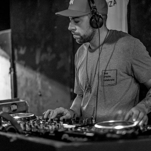 Deep Paradise Radio Show by Deejay Reff