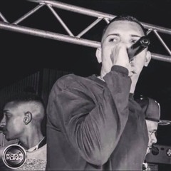 MC MOISES DA TORRE - ELA FICA DE 4 DEPOIS VEM POR CIMA ( DJS PSICO DE CAXIAS E HELINHO DE CUIABÁ )