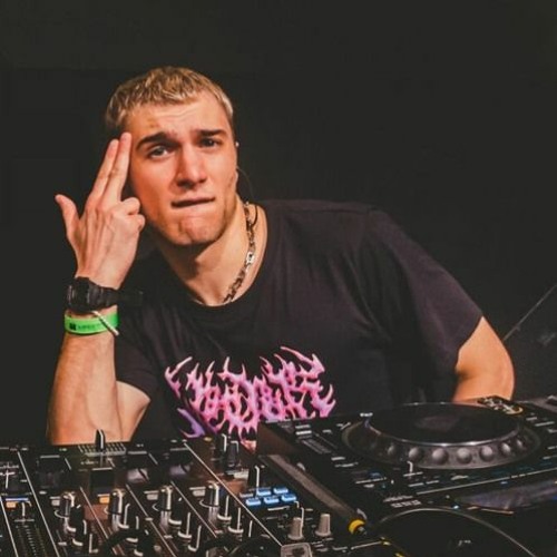 Riot Shift & So Juice - 666 (So Juice 667 Live Edit) HQ