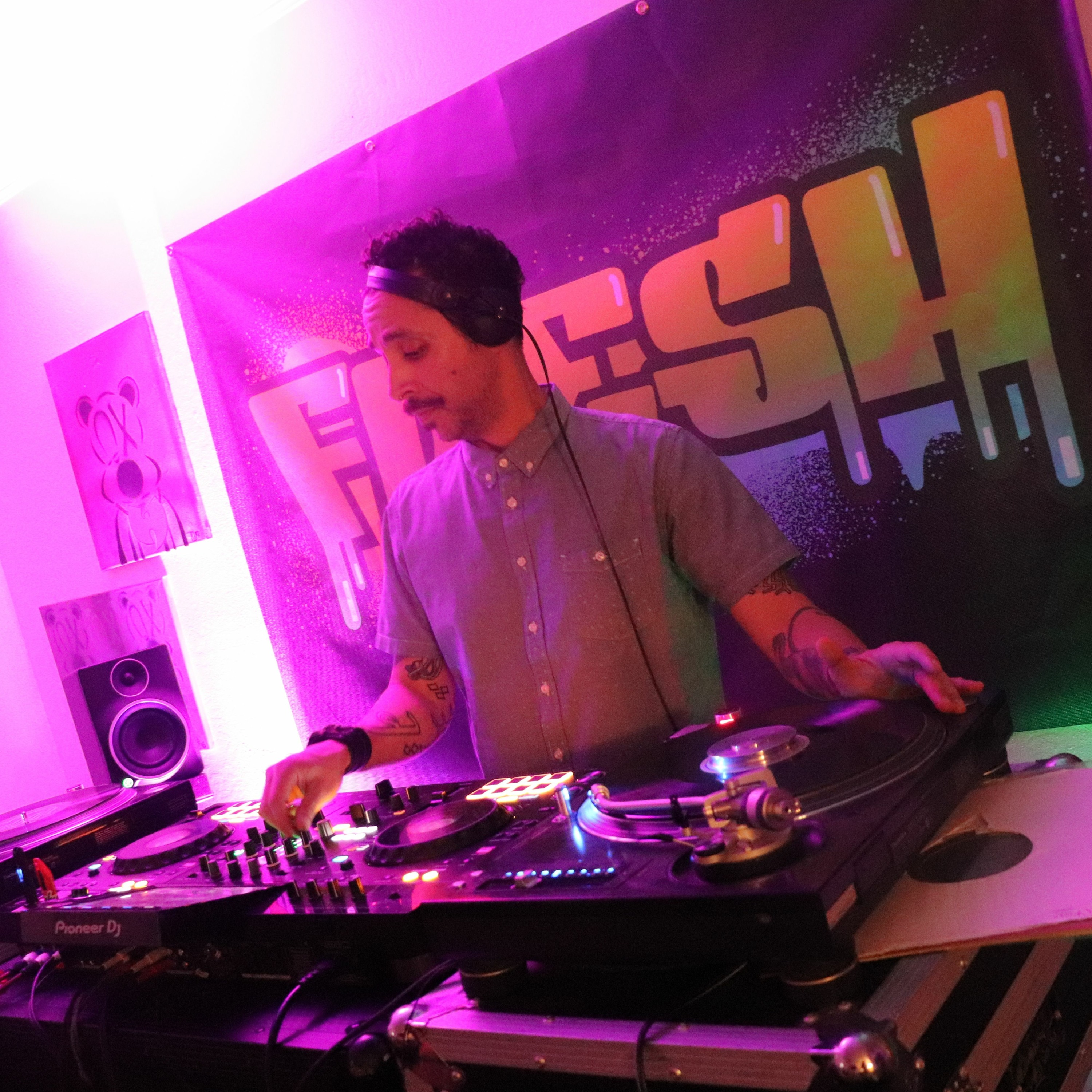 Victor Vega Live @ FRESHCAST 3/26/24 episode artwork