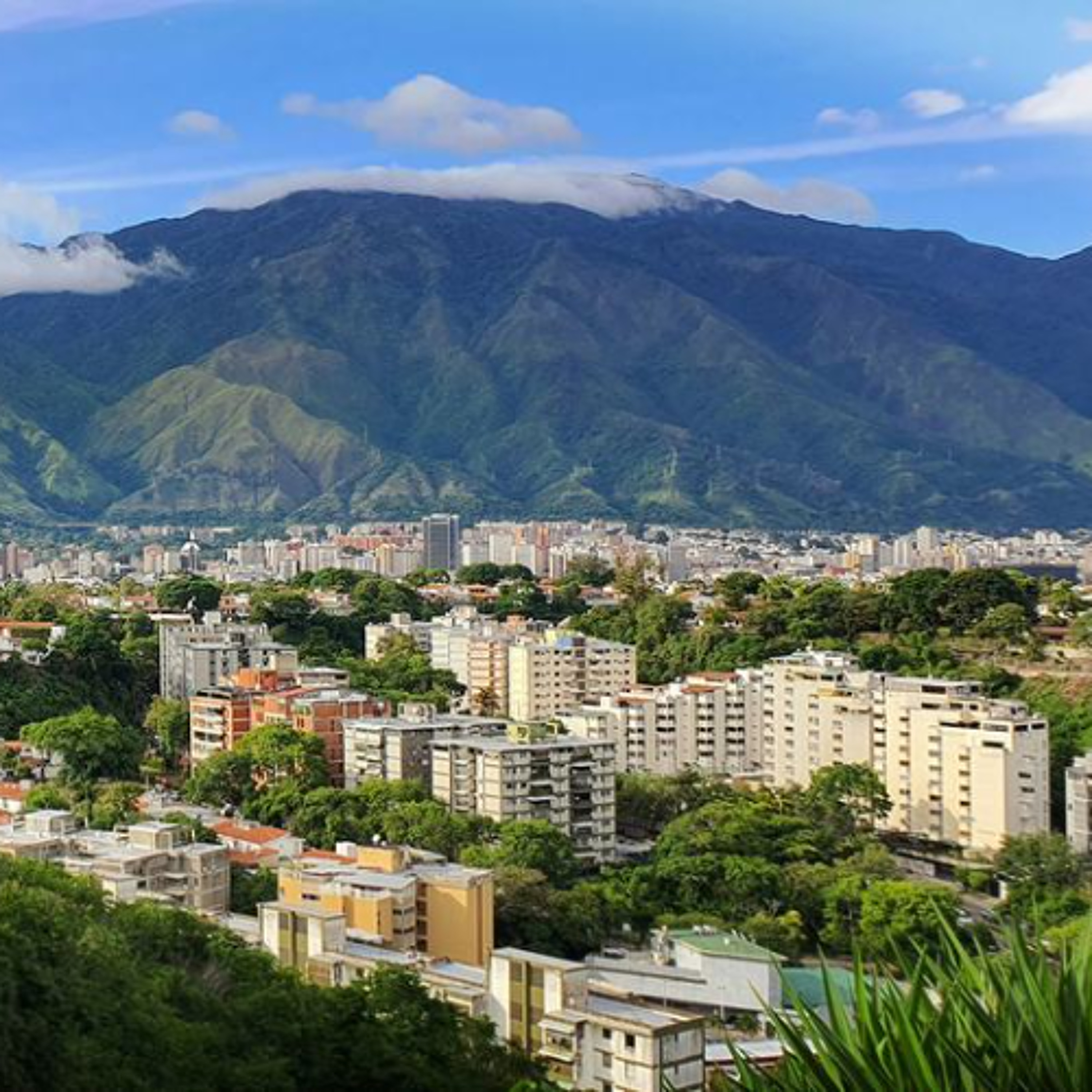 Escalada de pressão dos EUA sobre a Venezuela preocupa especialistas episode artwork