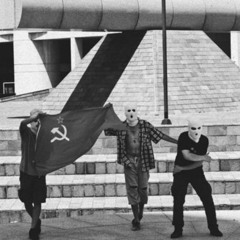 P38 picchia tuo padre fascio