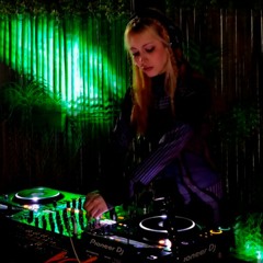 Maia Wayne - OUT OF TIME (DJ SESSION)
