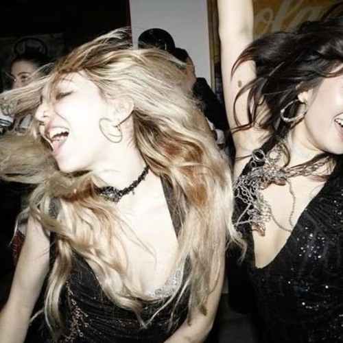 tune your radio (* ￣︿￣)