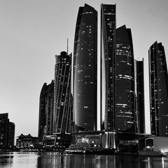 يكفي بأن الغلا في طلة عيونك ..