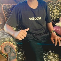 AKU_HANYA_PELARIAN_--ᴷᴵᴺᴳ°OғB͠a͠r²ツ.. Am Family