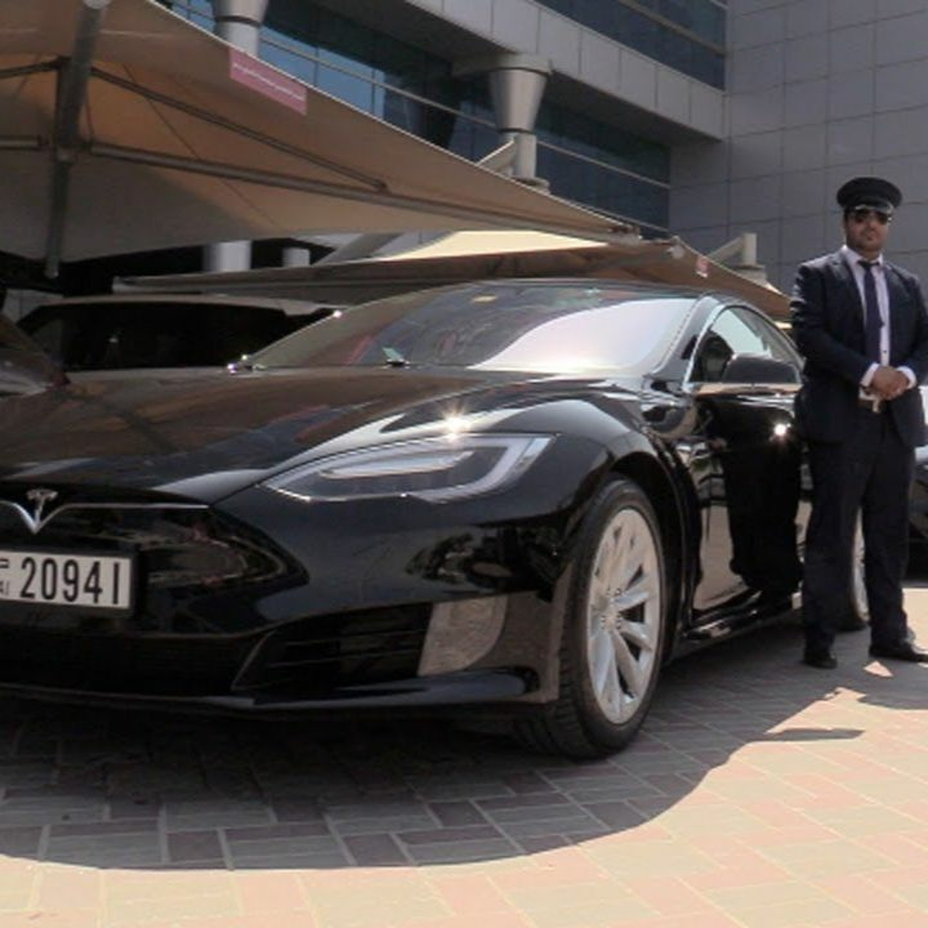 Tesla Model 3 To Join UAE’s Public Taxi Fleet(04.07.22) episode artwork