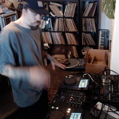 Demuja DJ Session out of the Studio