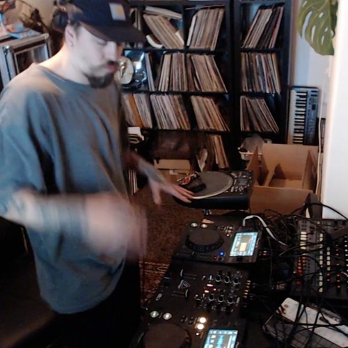 Demuja DJ Session out of the Studio