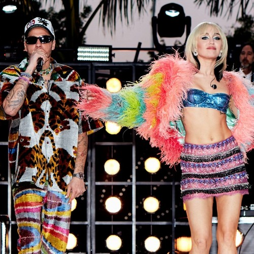 Miley Cyrus' Best Outfits From Her New Year's Eve Party, 51% OFF